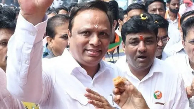 आशिष शेलार यांच्यासोबत मुरजी पटेल