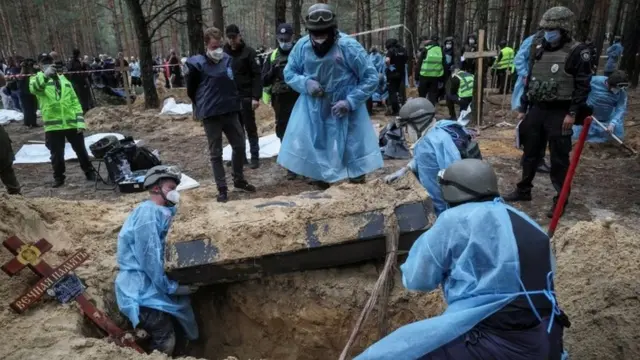 Эксгумация в Изюме