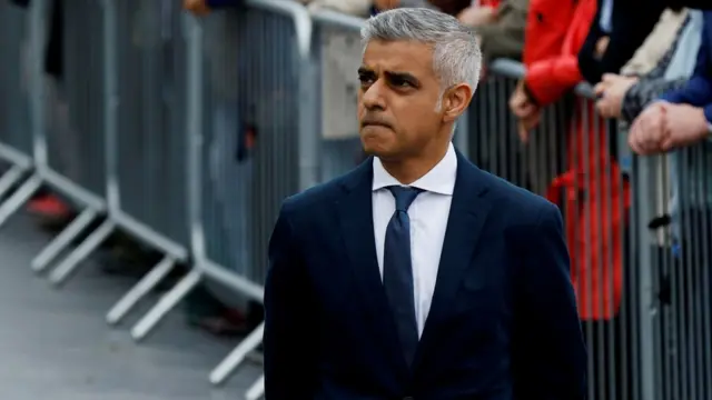 Мэр Лондона Садик Хан на церемонии поминовения жертв теракта на Лондонском мосту