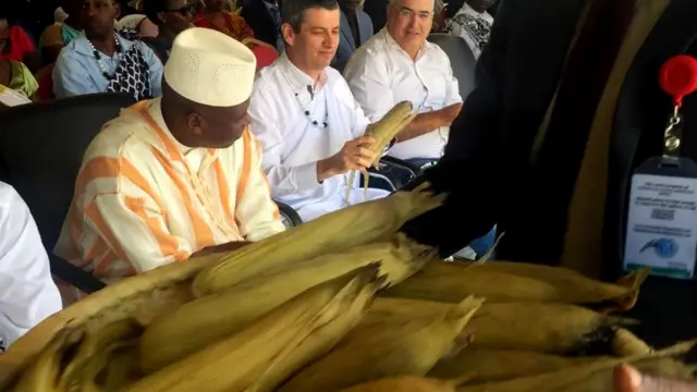 Mu muco nyarwanda, Umuganura usobanuye umunsi mukuru uhuza abaturage n'abayobozi bagasabana