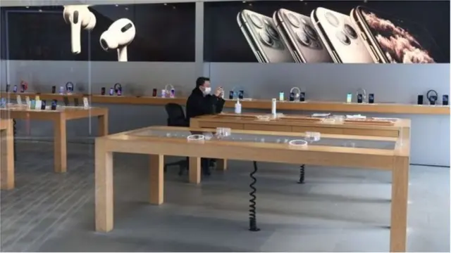 د سینګاپورهوايي شرکت ویلي، دا چې د دې ناروغۍ له امله د هوايي سفرونو شمېر کم شوی