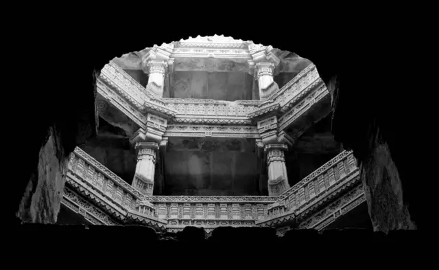 અડાલજ વાવનું બાંધકામ