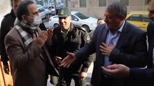 محسن هاشمی، رئیس شورای شهر تهران و مرتضی رحمان‌زاده، شهردار منطقه ۱۳ تهران که ابتلای وی به ویروس کرونا تایید شد