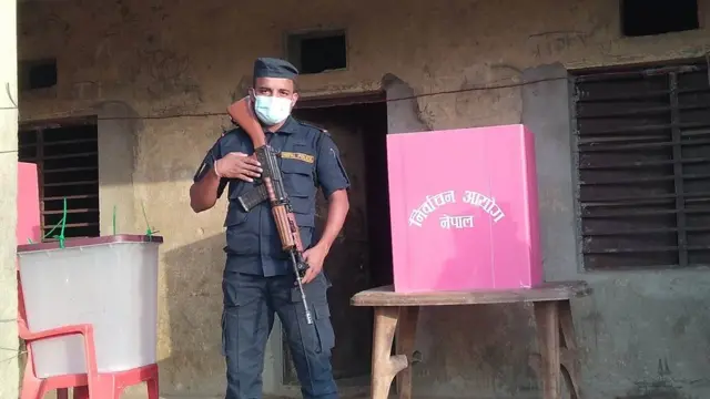 मतदान केन्द्र