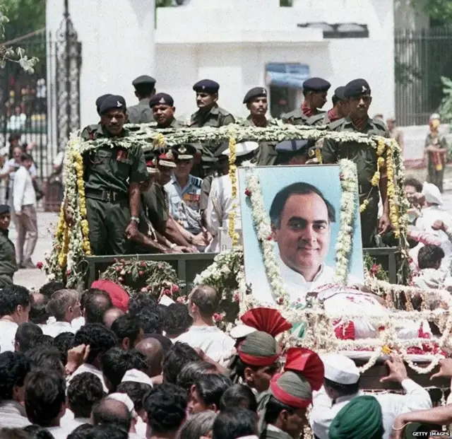 राजीव गांधी