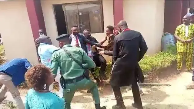 Awọn asoju to wọya ija