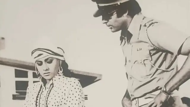 जंजीरमध्ये अमिताभ बच्चन आणि जया बच्चन