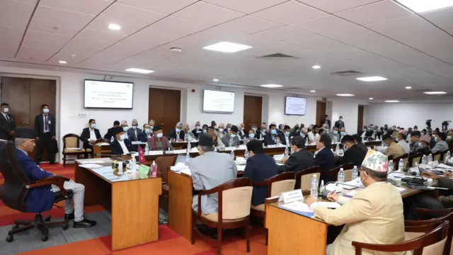 मन्त्री र सचिवहरु