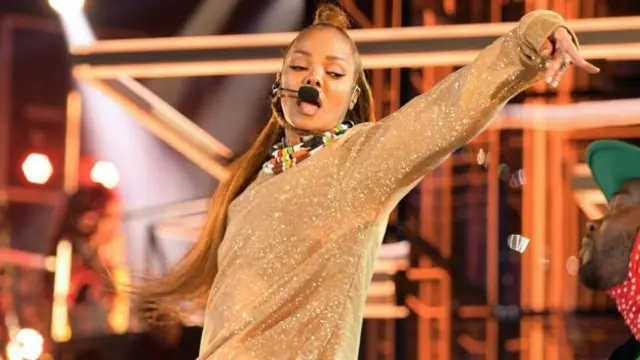 Mwimbaji Janet Jackson hivi karibuni alikuwa mwanamke wa kwanza kushinda tuzo ya Billboard Icon