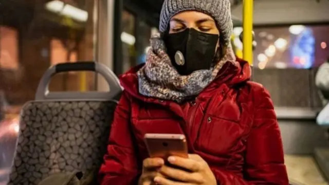 শীতের সময় একই সাথে শীতকালীন ইনফ্লুয়েঞ্জা আর করোনাভাইরাসের দ্বিতীয় ঢেউয়ের আশংকা করছেন অনেকে