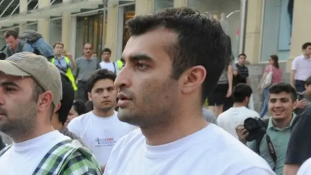 Rəsul Cəfərov fikirləşir ki, hökuməti gənclər siyasətində dəyişiklik etməyə təşviq etmək üçün qanunla nəzərdə tutulmuş vasitələrdən istifadə etməyə çalışmaq lazımdır