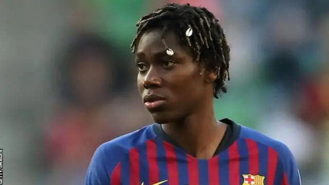 Asisat Oshoala na-agbara ndí otu egwu bọolụ Barcelona