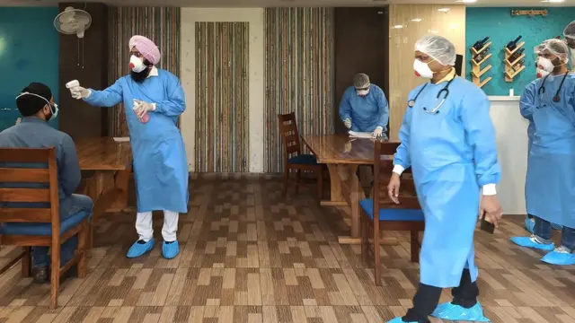 पंजाब, चेन्नई, कोलकाता, सगळीकडचे पत्रकार कोरोनाने बाधित आढळून येत आहेत.