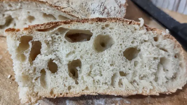 Ломоть дрожжевого хлеба