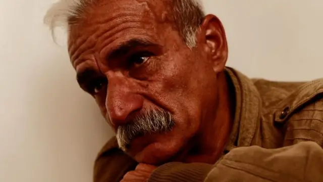 رجل فقد عائلته في بحر المانش