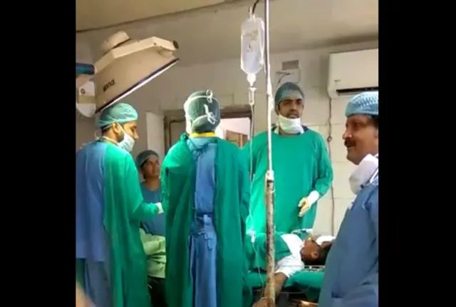 अस्पताल में लड़ाई