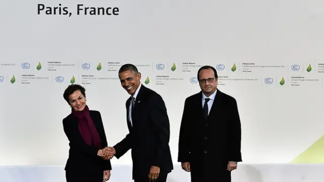 Christiana Figueres, Barack Obama y Francois Hollande en París durante la Cumbre Climática de 2015.