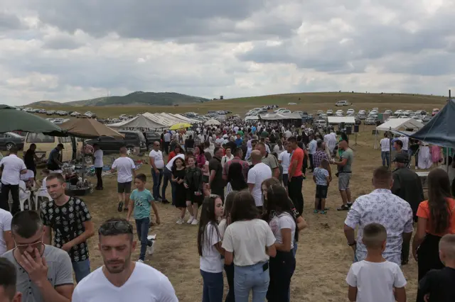 Vašar počinje oko podneva kada pristiže većina posetilaca