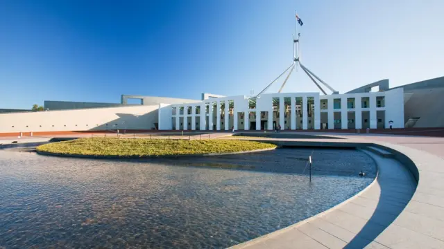 مجلس نمایندگان استرالیا ۱۵۱ عضو دارد و هر کس بتواند ۷۶ کرسی را در این مجلس به دست بیاورد، اکثریت مجلس را در دست خواهد داشت