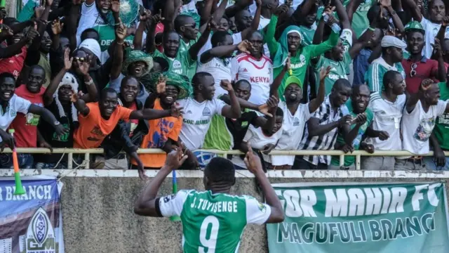 Les supporters de Gor Mahia exultent lors d'un but marqué contre Zamalek, le 3 février 2019.