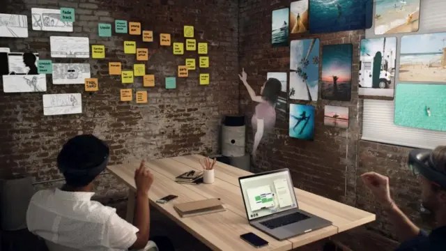 голограма в офісі