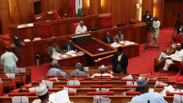 Gbagede ile asofin agba lorilẹede Naijiria ati bi awọn asofin se njiroro nibẹ