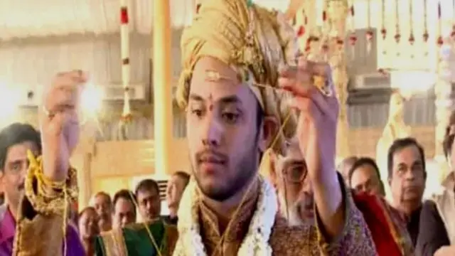 23 வயது மணமகன் ராஜீவ் ரெட்டி ஹைதராபாத்தைச் சேர்ந்த தொழிலதிபர் ஒருவரின் வாரிசு