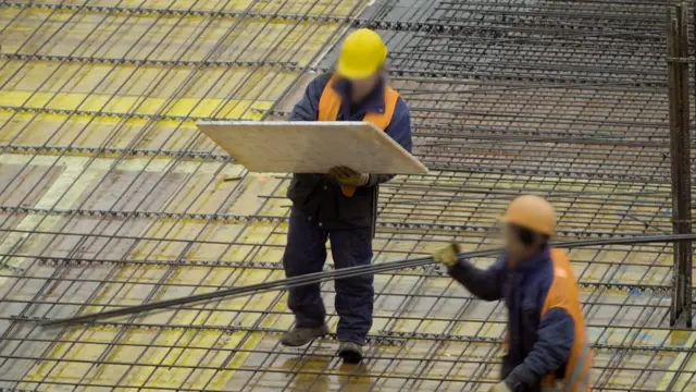 유엔 안보리의 대북결의안 2397호(2017)는 북한 해외노동자들을 늦어도 2020년까지 전원 송환하도록 했다