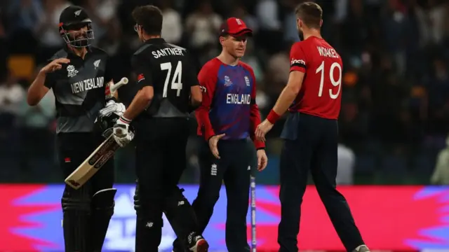 இங்கிலாந்து நியூசிலாந்து அணிகள்