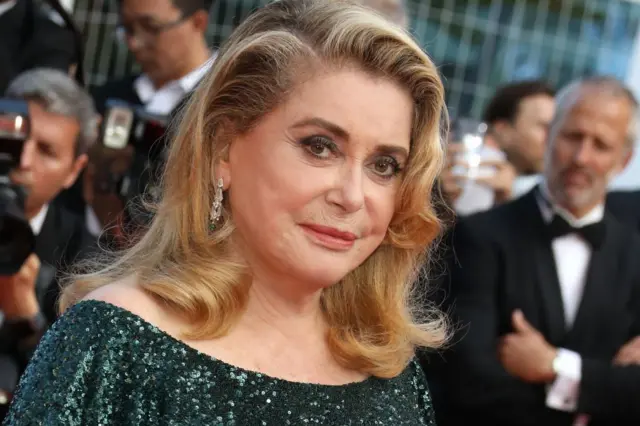 Катрін Деньов