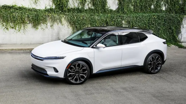 اولین مدل الکتریکی کرایسلر در سال ۲۰۲۵ به بازار خواهد آمد