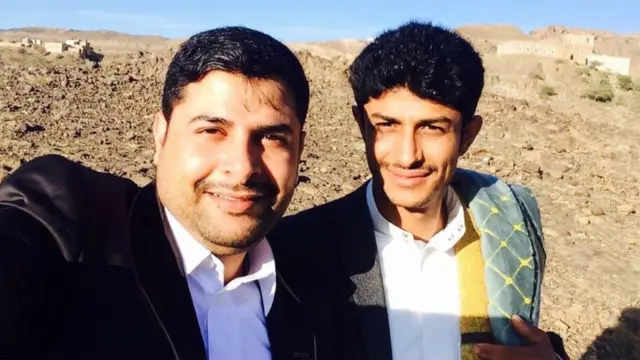 محمد الضبياني (اليسار) وشقيقه أحمد