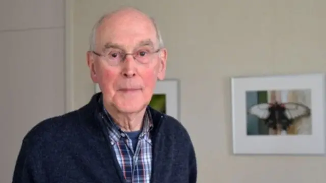 91 жаштагы Хенк Брукхаузен көзү тирүү күбөлөрдүн бири.