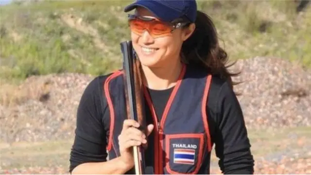 苏蒂雅·杰瓦洛米 (Sutiya Jiewchalomit)