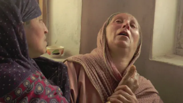 जावेद अहमद डार की मां आसिया