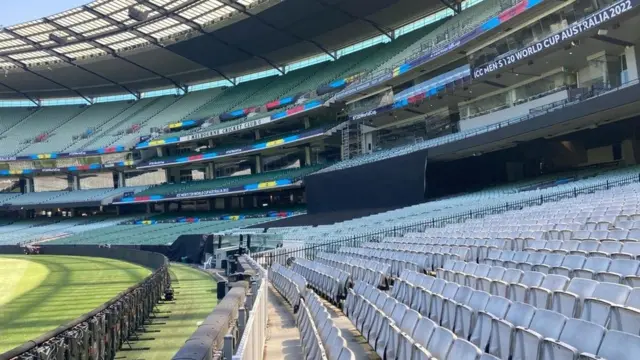 ایم سی جی، میلبرن