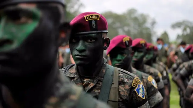 El Bono Extraordinario para el presidente salió de las arcas del Ejército.