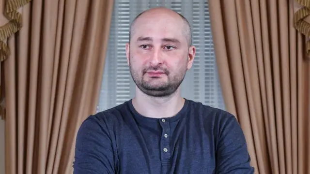 Бабченко: "Коли тобі показують, що ось, такі документи на тебе прийшли, на замовлення, ти не ставиш собі питання, чи не фейк-ньюз це"