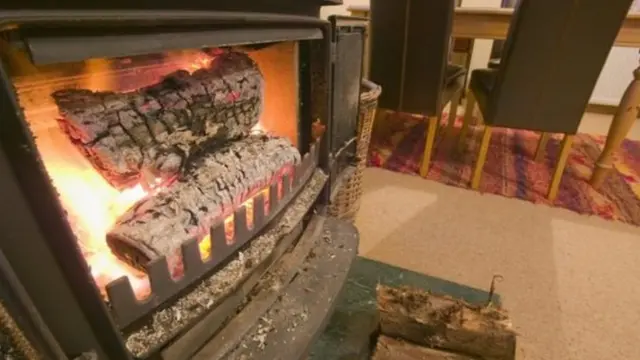 लकड़ी की आग