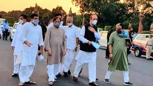 कृषि बिल के विरोध में राष्ट्रपति से मिलने के बाद