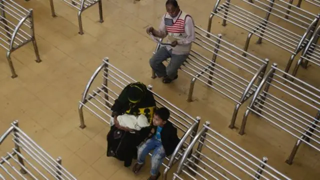 বাংলাদেশে ৮০ শতাংশ নারী রাস্তায় হয়রানির শিকার হন।