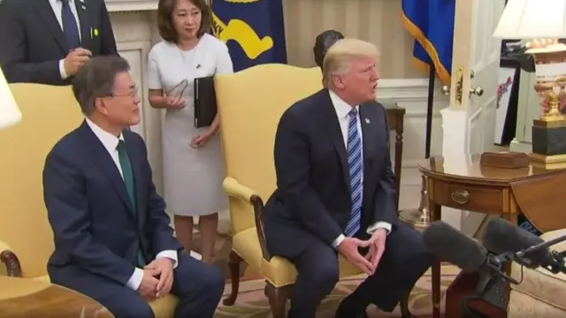 டிரம்ப் மற்றும் மூன் ஜியே-இன்