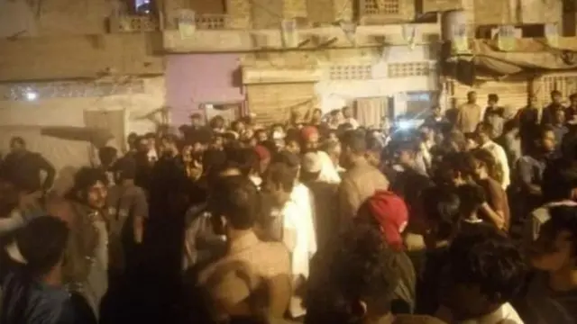 కరాచీలో హిందూ ఆలయం ధ్వంసం