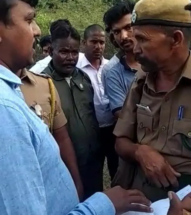 காவல்துறையில் புகார்