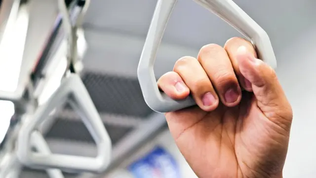 Возможно, разговор с незнакомым человеком скрасит тяготы долгого и не всегда приятного пути