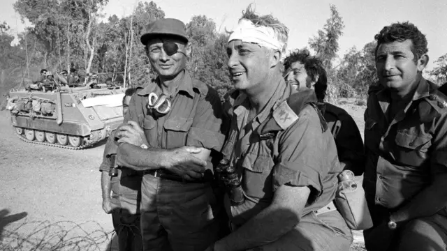 મોશે યાદાનની તસવીર