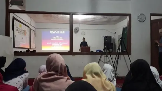 Perayaan Isra Mi'raj di Madrasah Ahmadiyah, Parakansalak, Sukabumi.