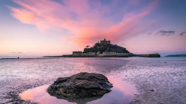 Вид на гору Святого Михаила перед рассветом