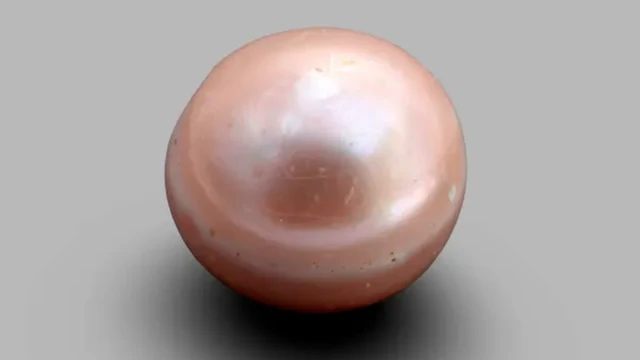 ไข่มุกสีชมพูอายุ 8,000 ปี