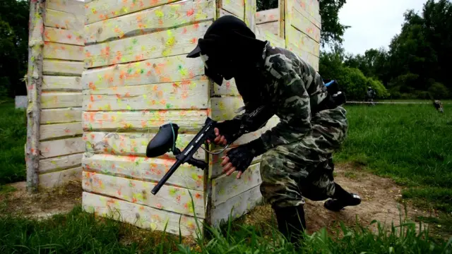 Игрок в пейнтбол